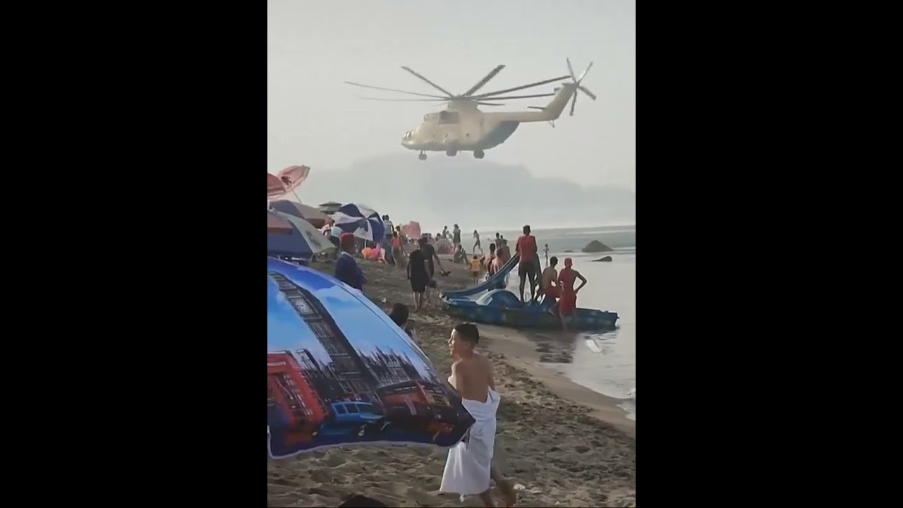 Tichy (Algérie) Un hélicoptère militaire survole les vacanciers de près