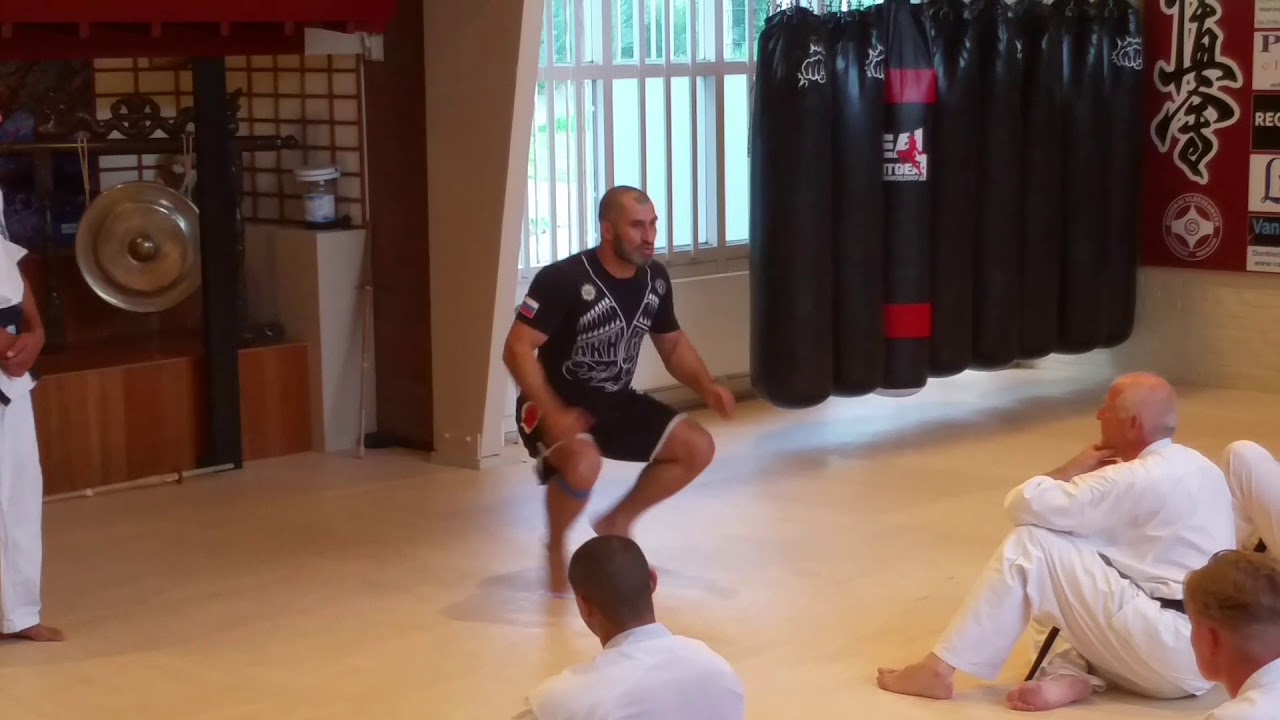 Laatste loodjes - Lechi Kurbanov geeft wedstrijdtraining bij Budokai Vleesenbeek
