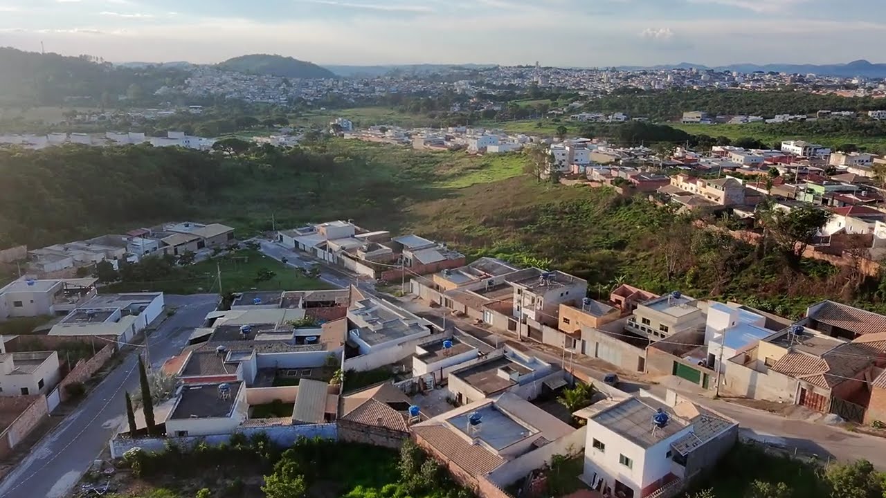 Voo Itauna 27 - 12 - 2025 mostrando um pouco da cidade de ITAUNA