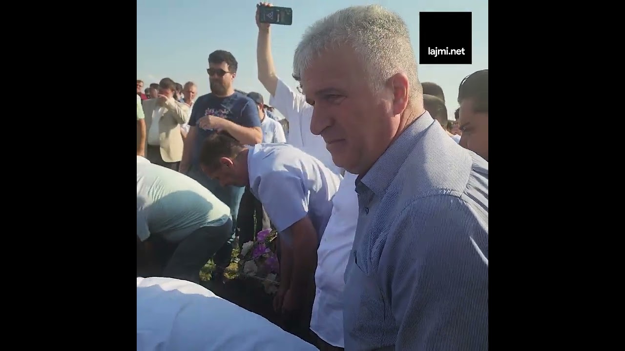 Pamje gjatë vá rrimit të vëllaut të Shefqet Krasniqit