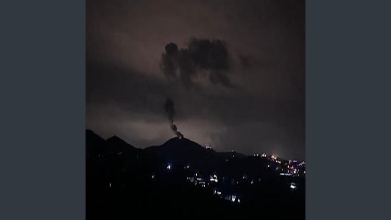 حط كفه بكفي صاحبي واقسم يمينا