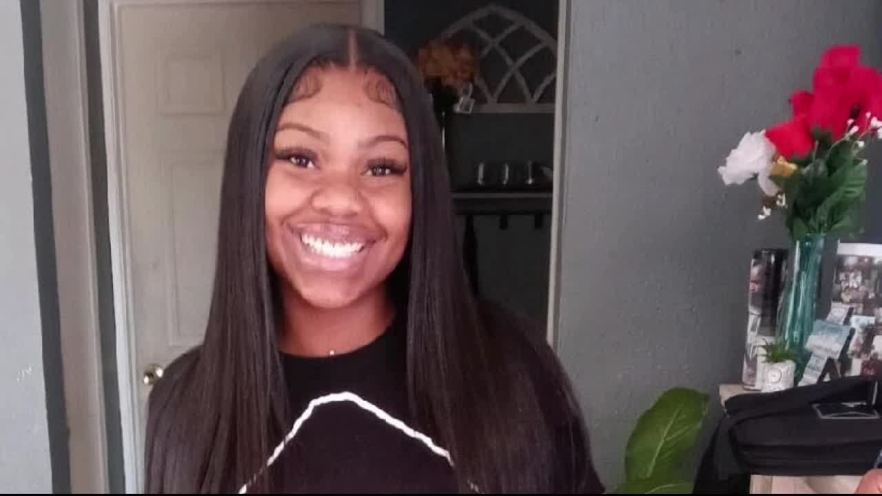 Detroit woman, 20, killed while driving to buy fruit; 2 suspects in custody