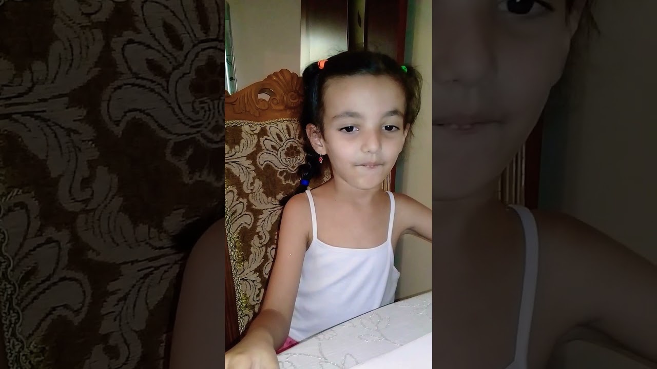 Nazlı gözü kapalı rəsm yapmayı başardı.👍❤💋