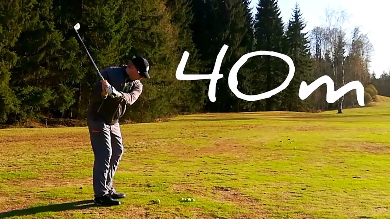 Golf chippi ja pitchi lyönnin harjoittelu.