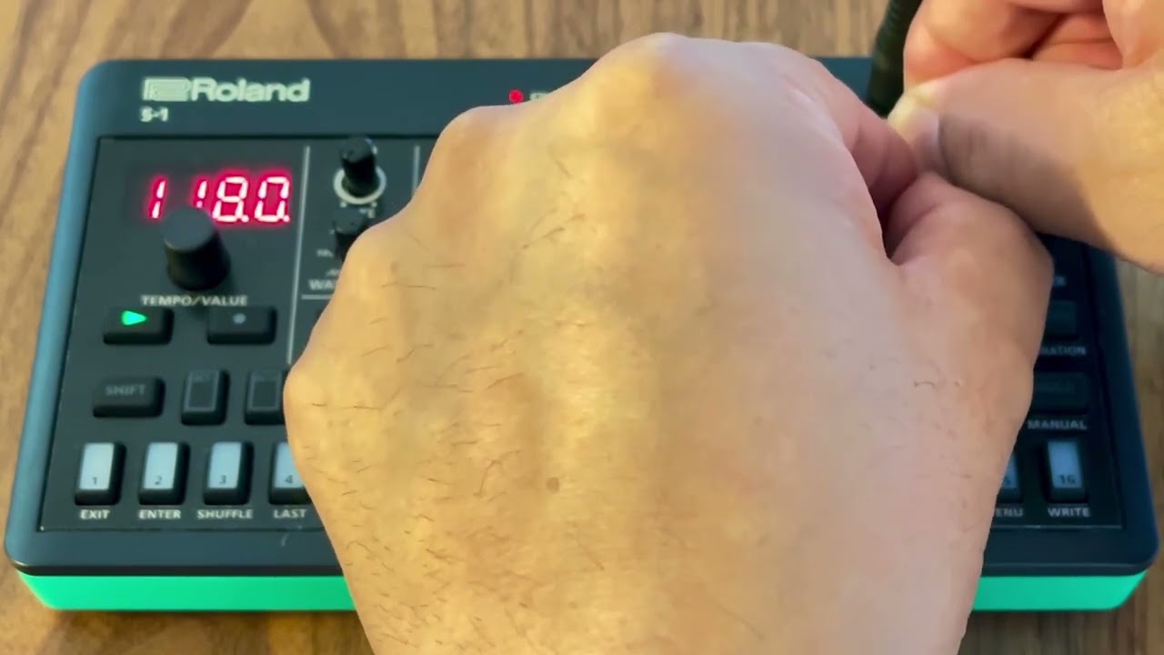 Roland Aira Compact S-1 Hypnotic Chord Loop