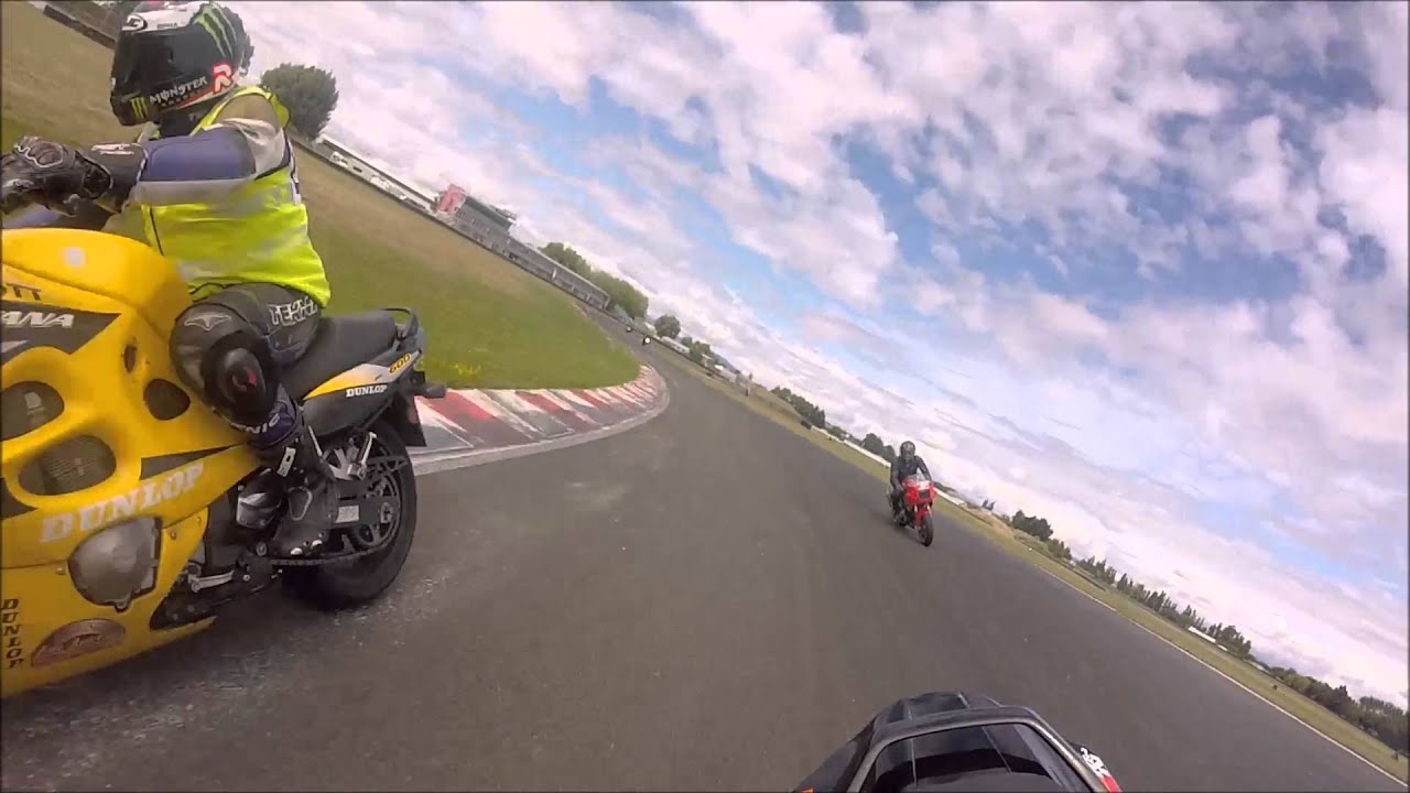 1997 Suzuki RF900R - Manfeild NZ Track Day - 30 Jan 2016