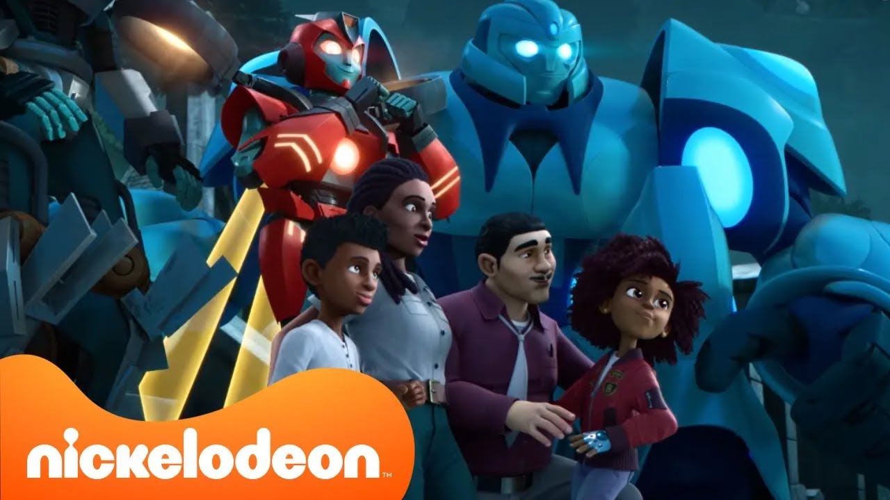 Transformers: La chispa de la Tierra | ¡Nightshade se transformar en un búho! 🦉| Nickelodeon