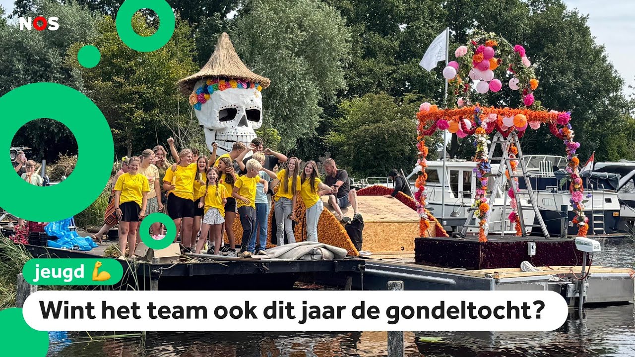 Kinderen varen met zelfgemaakte boot