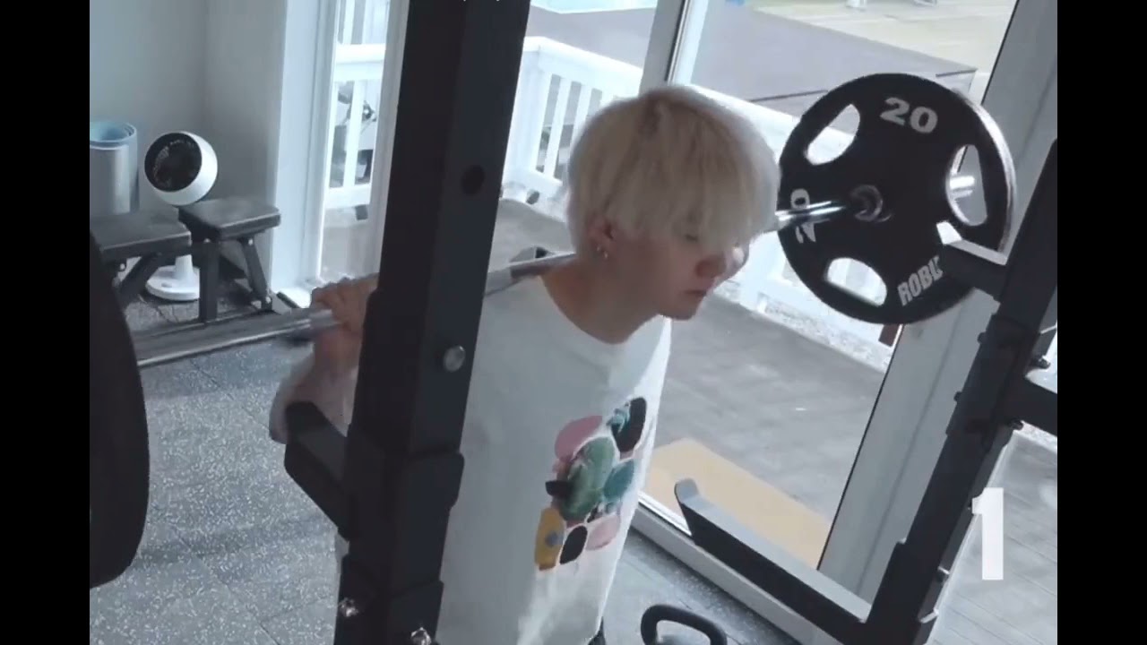 Suga at the gym people,his working out.. 😳😍😍