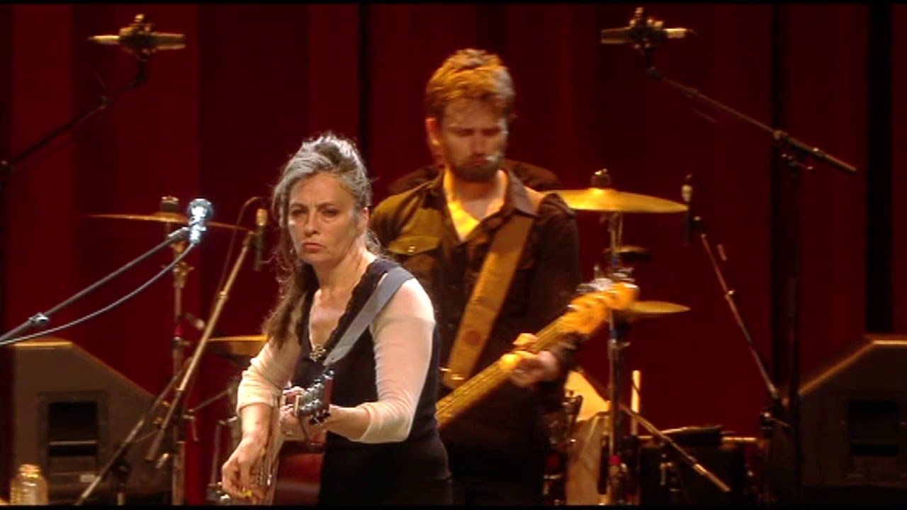 LES RITA MITSOUKO  - Marcia Baila ( Live Chante Les Rita Mitsouko And More A La Cigale )