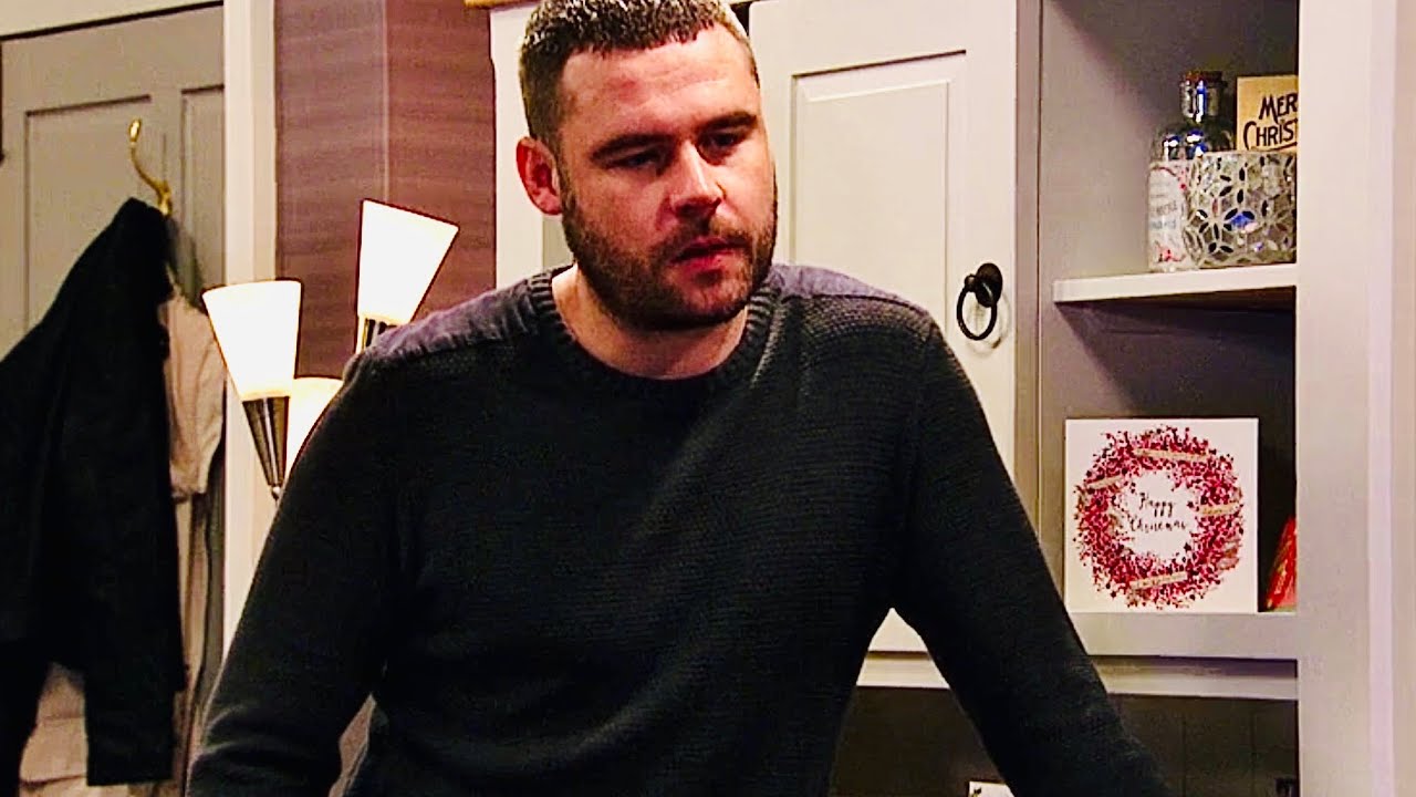 Robron - Liv Tells Chas About Aaron’s Behaviour!