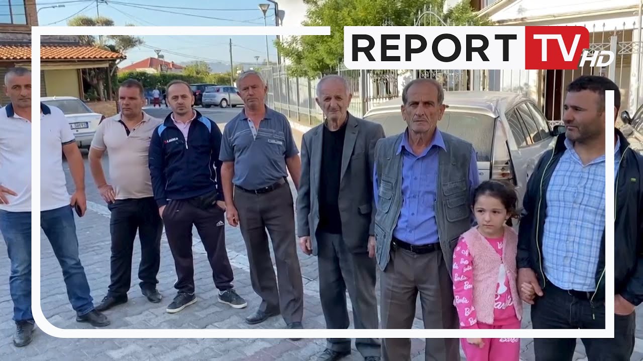 Report TV -Fushë-Krujë/ Bllokohen furgonat për nxënësit e fshatrave! Prindërit në protestë