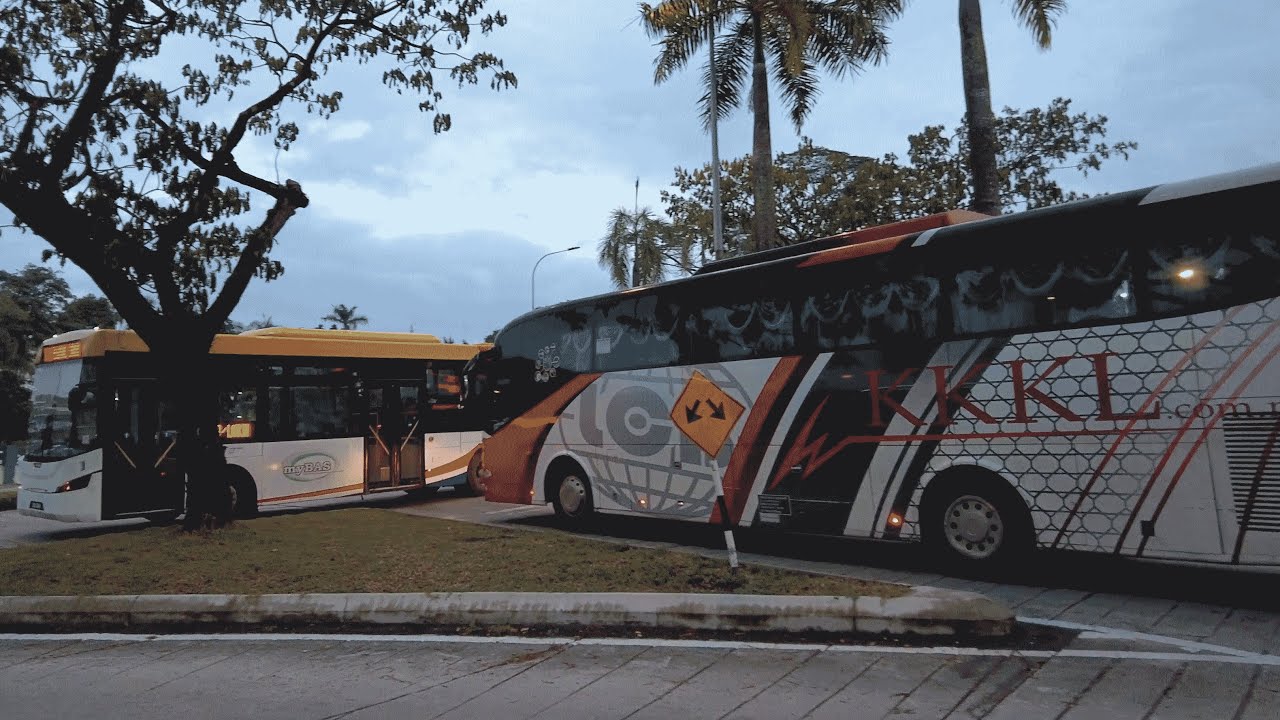 Bus Spotting at Terminal Larkin Sentral (2024)