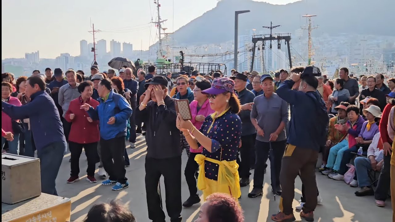 신동은 색소폰 🎷 가수 민동식 🎸자갈치 시민 노래자랑 버스킹 실시간 ~^^~