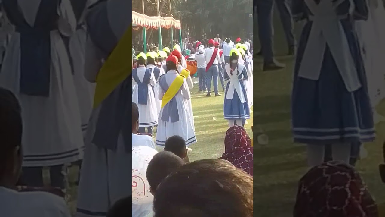 স্কুলের বাচ্চাদের প্যারেড অনুষ্ঠান।