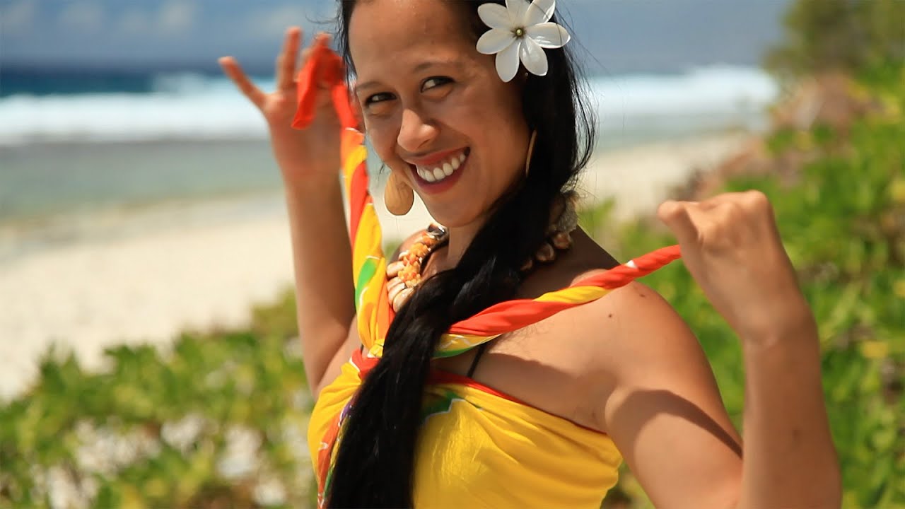 Tahitian Pareo Demonstration • 4K 🌴