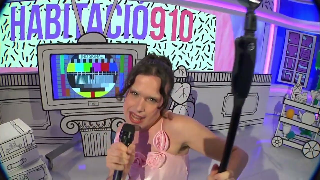 LLUM - LIQUID LATEX + entrevista (directe #Habitació910 x betevé)