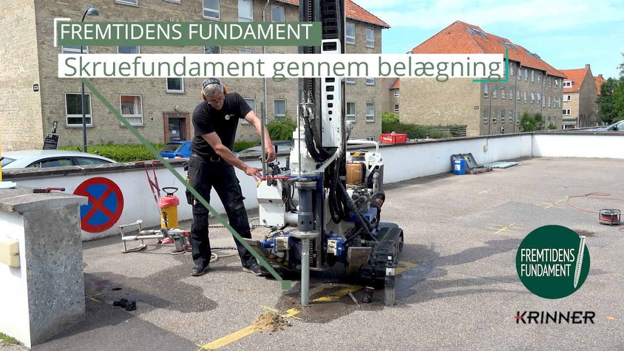 Skruefundament gennem belægning