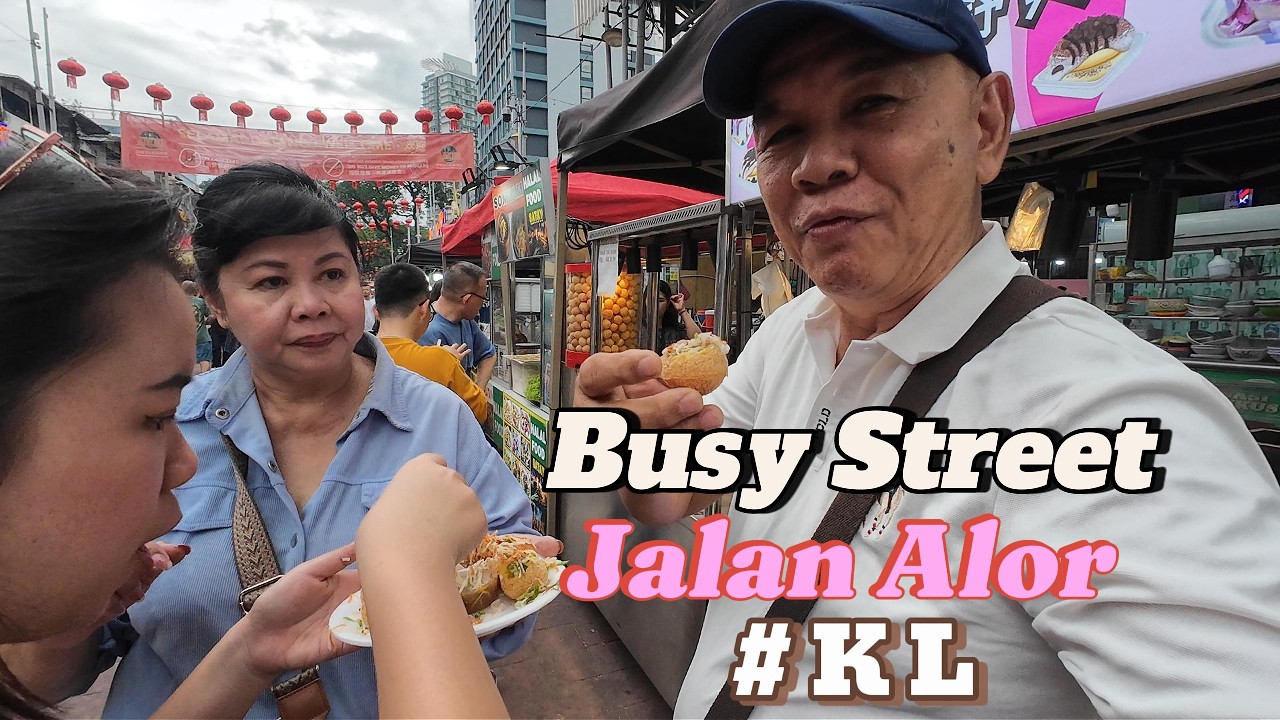 Jalan Alor At Bukit Bintang Flooded With Thousand Of Tourists Having Their Food And Dishes Here.