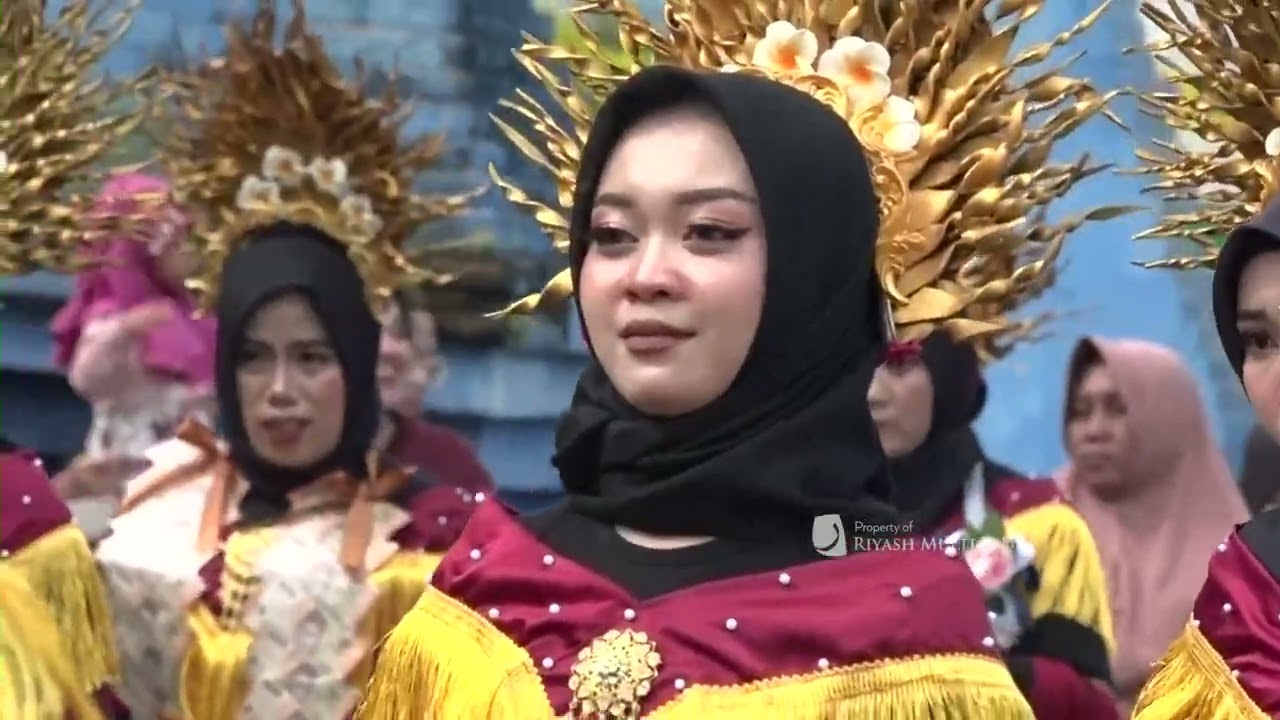 Pawai & Kirab Santri dalam rangka Haflatul Imtihan ke-19 TPQ & MADIN Roudltotus Sholihin & HUT SMPi
