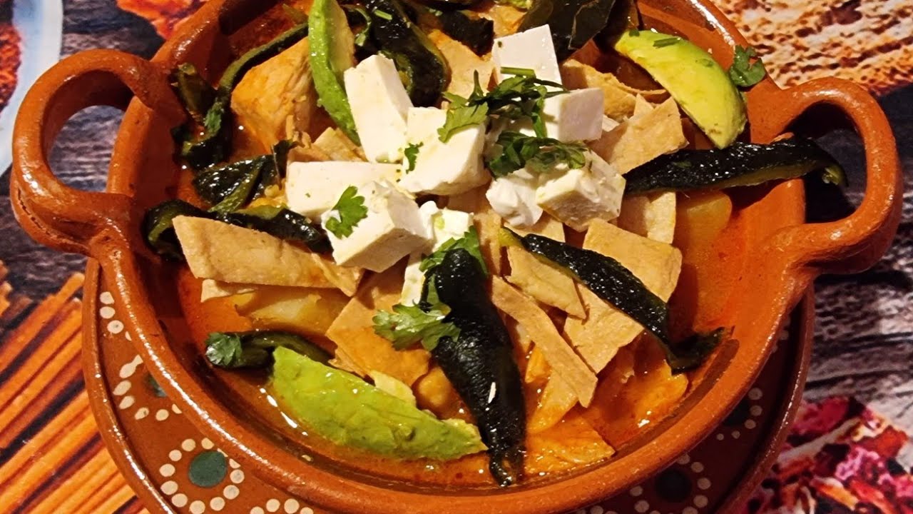 Sopa de tortilla con ejotes y garbanzo 🍲