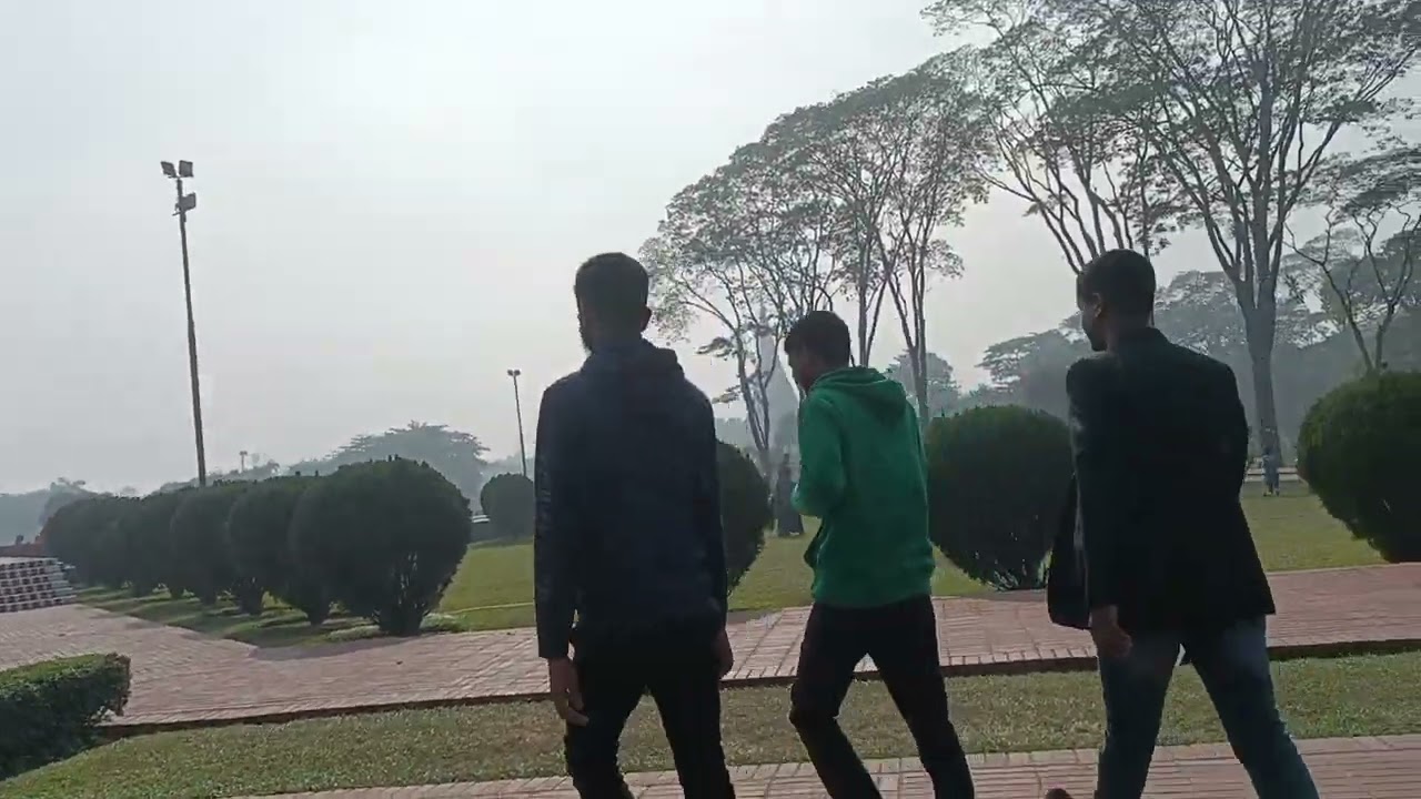 জাতীয় স্মৃতিসৌধ চত্তর, সাভার, ঢাকা। 