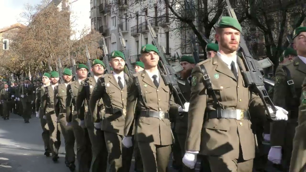DESFILE  REGIMIENTO  GALICIA  64      8  DICIEMBRE     2023    JACA