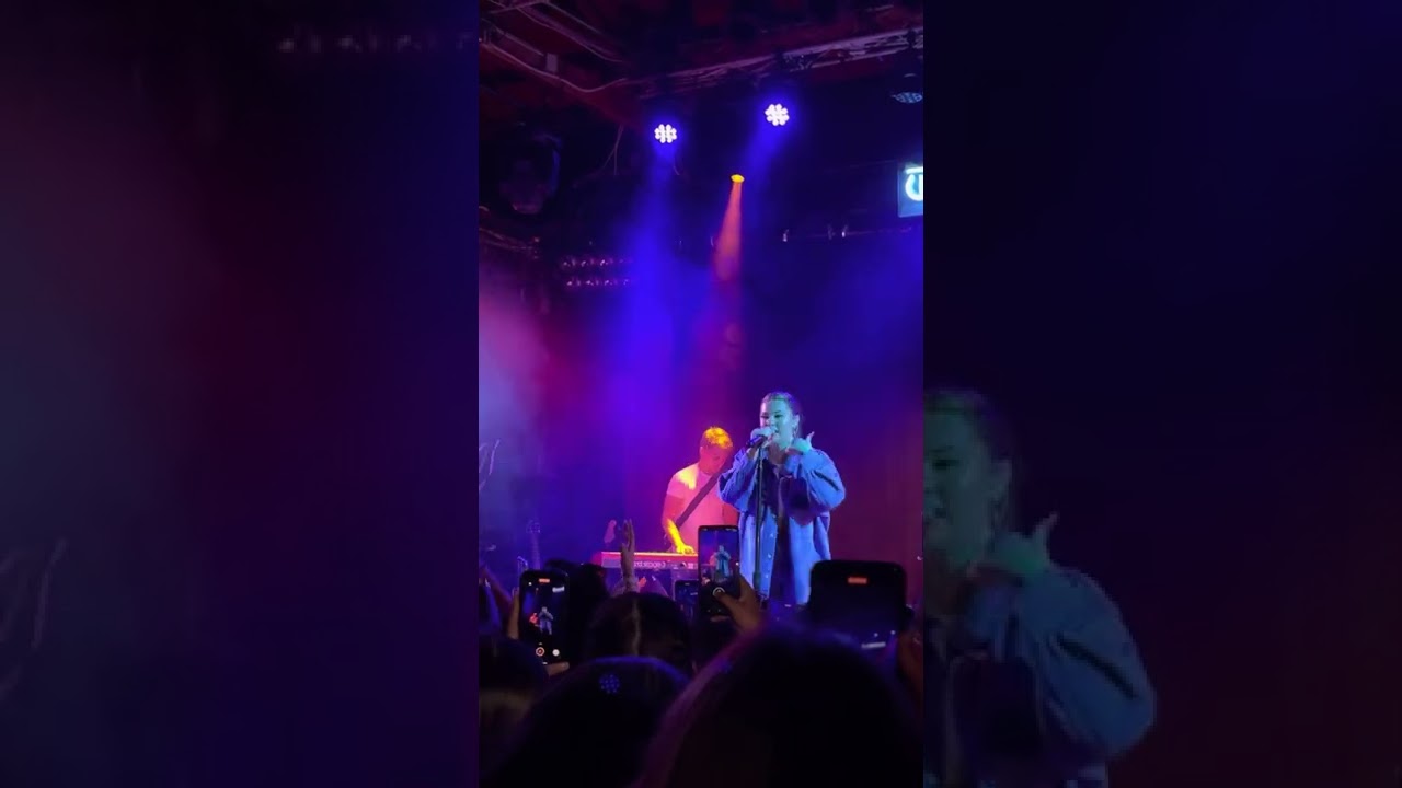 Flowers - Lauren Spencer-Smith (First Ever Headline Concert - Troubadour - LA - 6/7/2022)