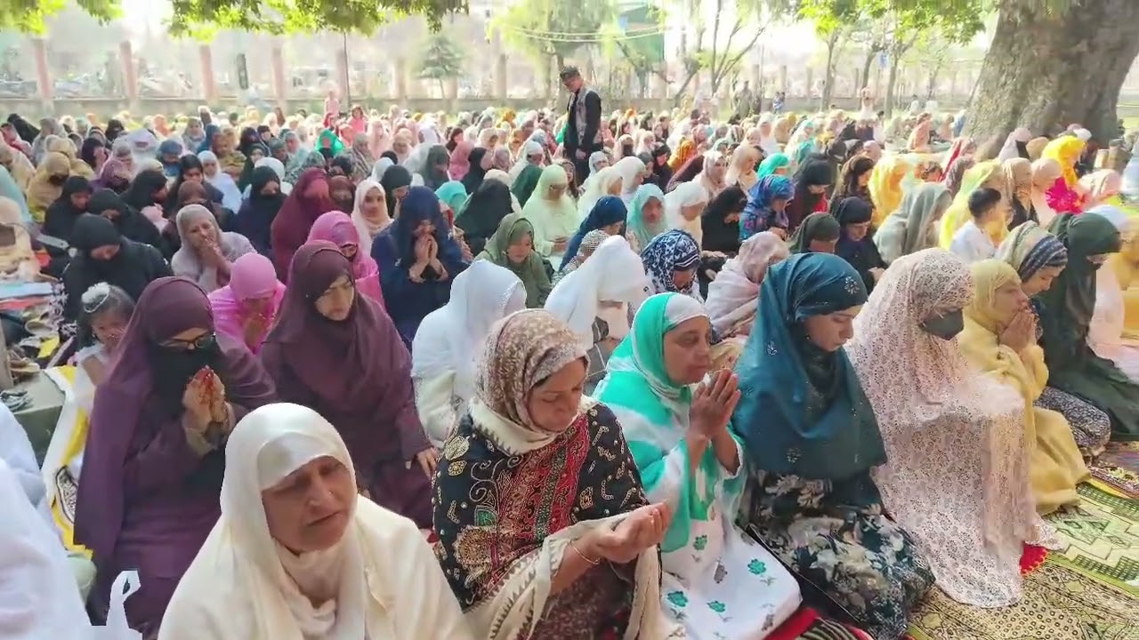 Massive Eid-ul-Adha Congregation at Ali Masjid Eidgah, Srinagar