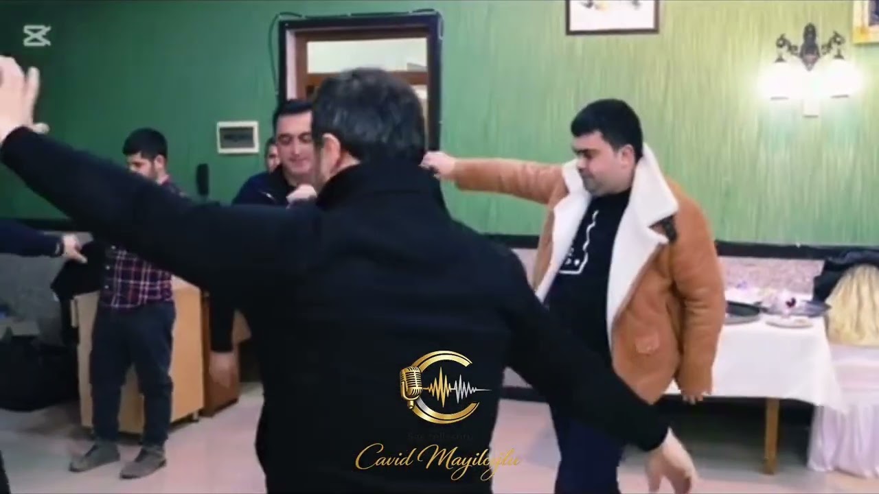 Yengibar Klarnet ifaçısı rəqs 