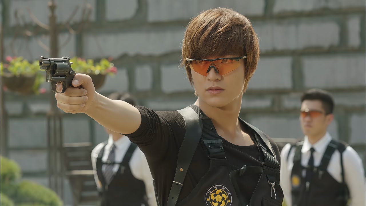 Trained harshly by his stepfather, a naive boy became an IT pro and secretly protects the city.
