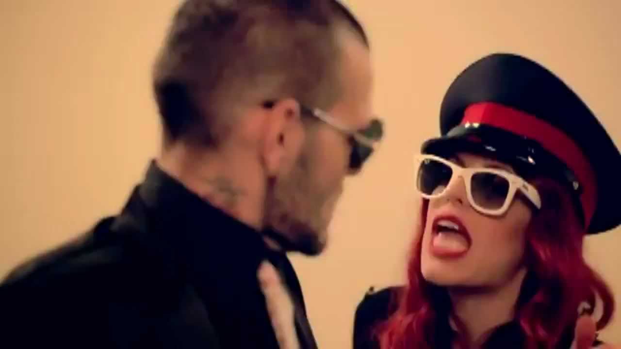 Poios Gia Sena - Eleni Alexandri feat. Thirio (Official Video Clip 2012)