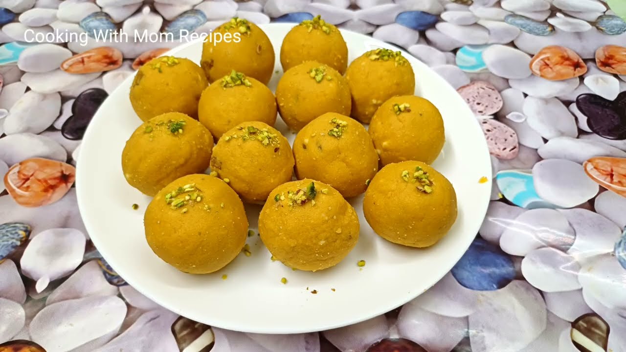 Besan ke Ladoo Recipe. Simpal Besan Se Danedar Yellow Tasty Ladoo.#cookingwithmomrecipes