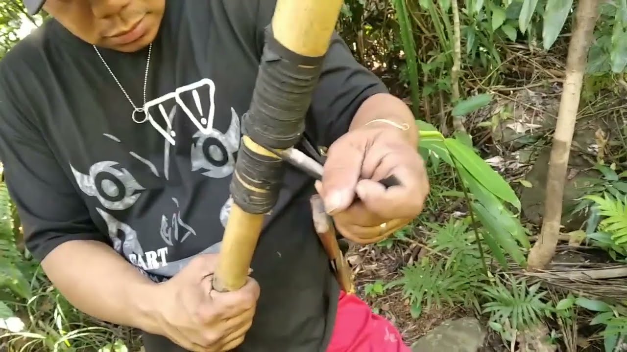 Nakaka mangha Kung pano mag bunot Ng niyog gamit ang isang pirasong sanga kahoy
