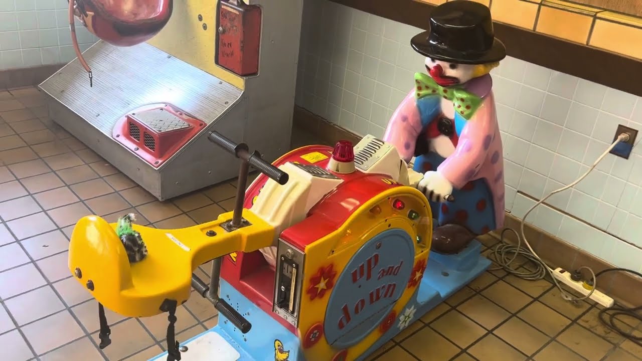 Automatic toys Modena 1988 up and down kiddie ride at kiddieland (Very rare!) (muted)￼
