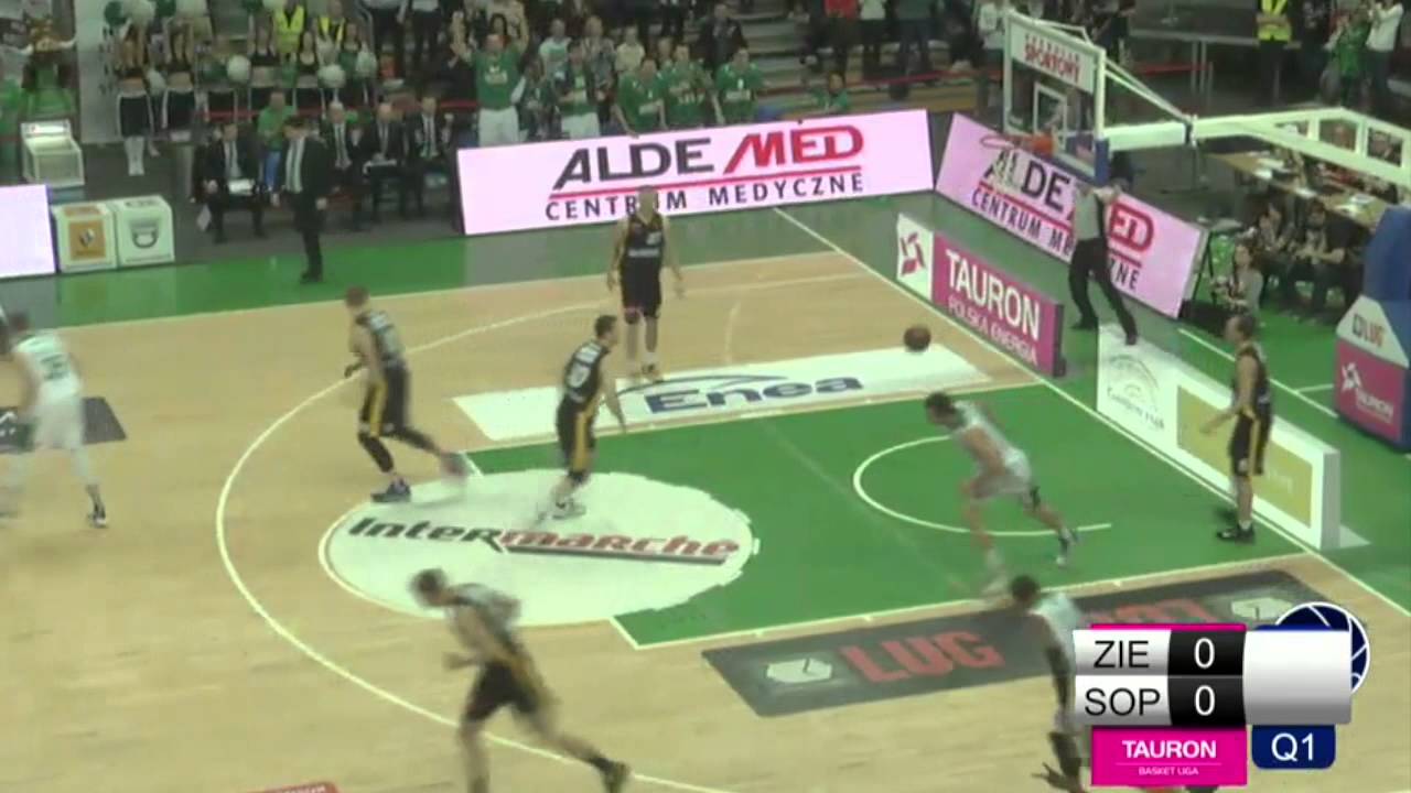 Adam Hrycaniuk - POSTER DUNK!
