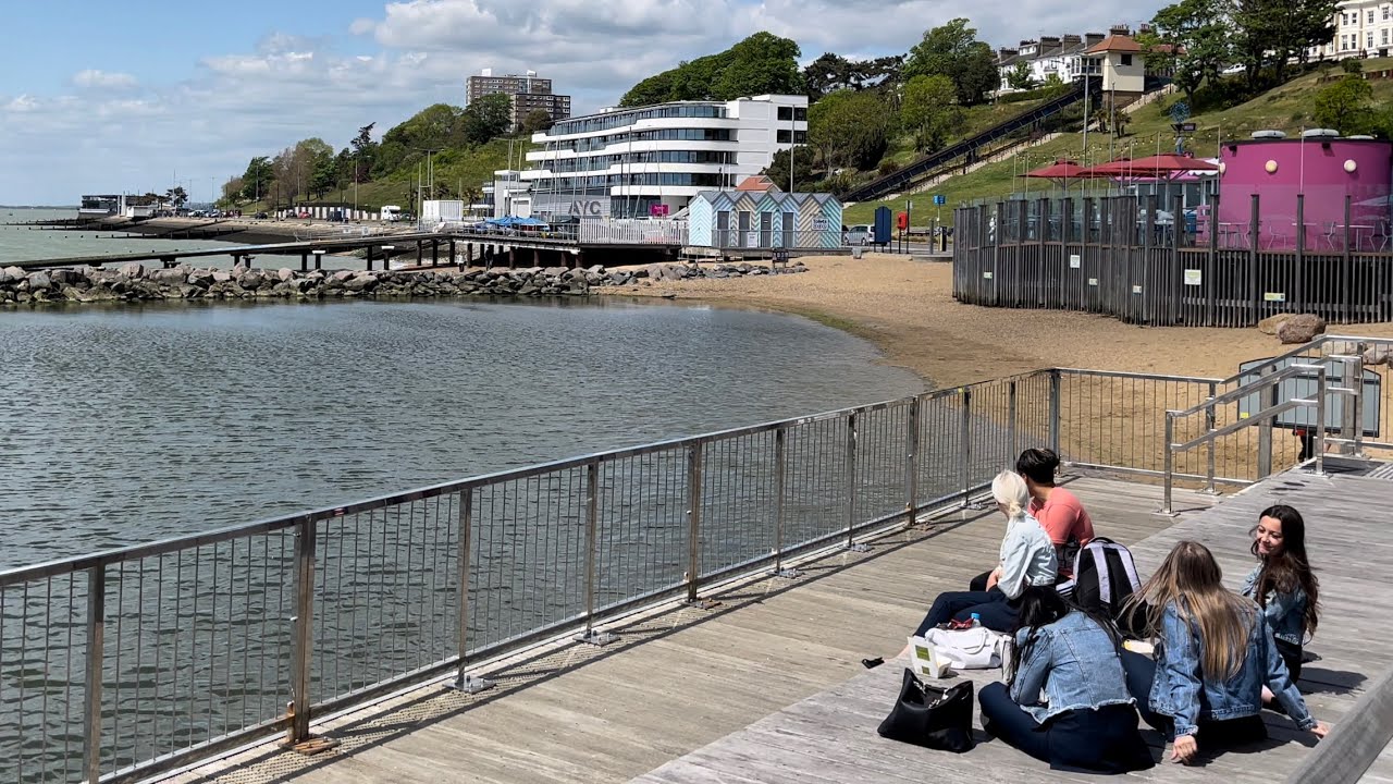 Southend on sea - Walking the beach front- Essex uk 🇬🇧 12/05/2022