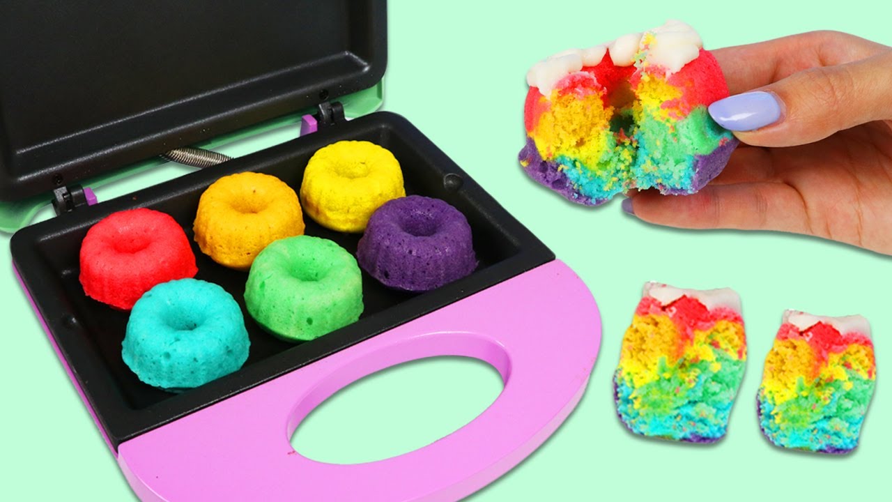 How to Make Mini Rainbow Bundt Cakes!