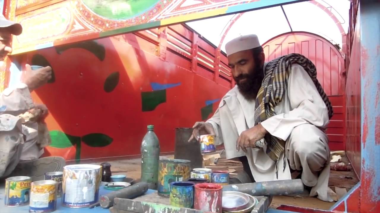 Pakistan Painted Trucks - Untamed Borders
