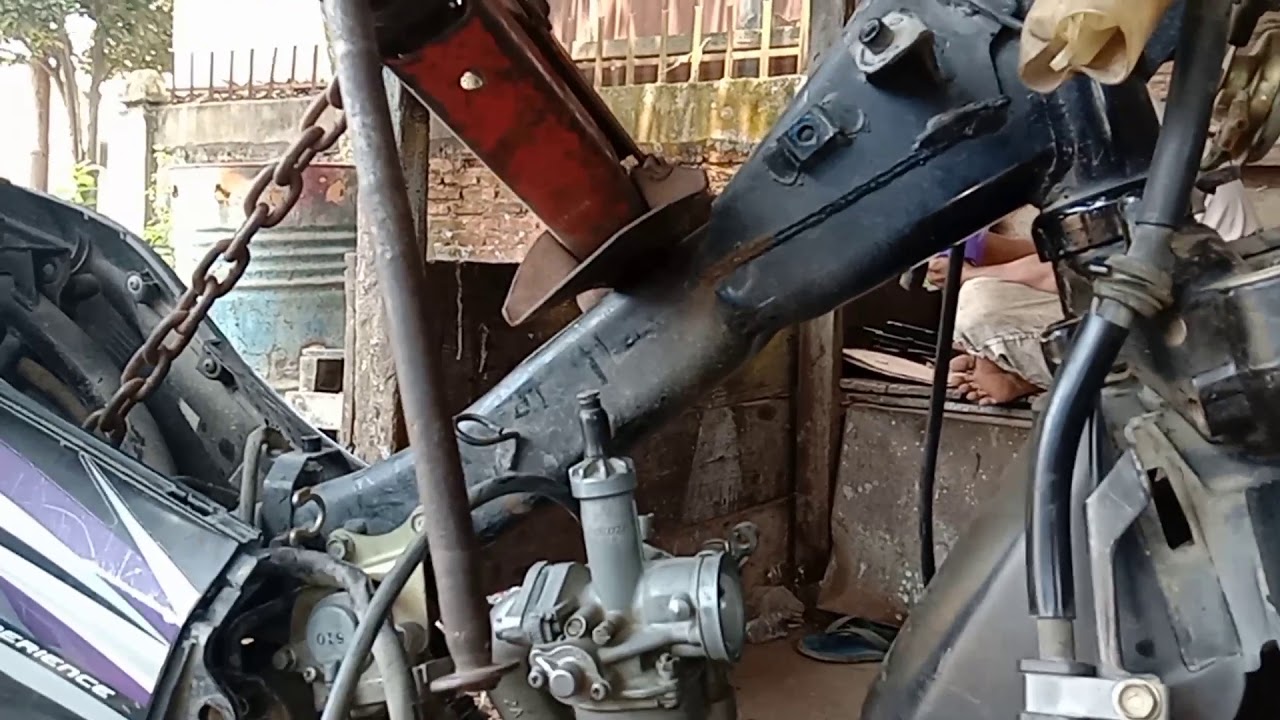 PROSES PENGEPRESAN RANGKA MOTOR