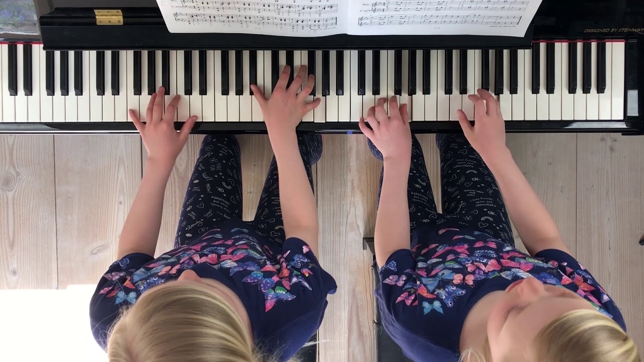 Aurora and Aurora play A. Diabelli: Op. 149 No. 6 