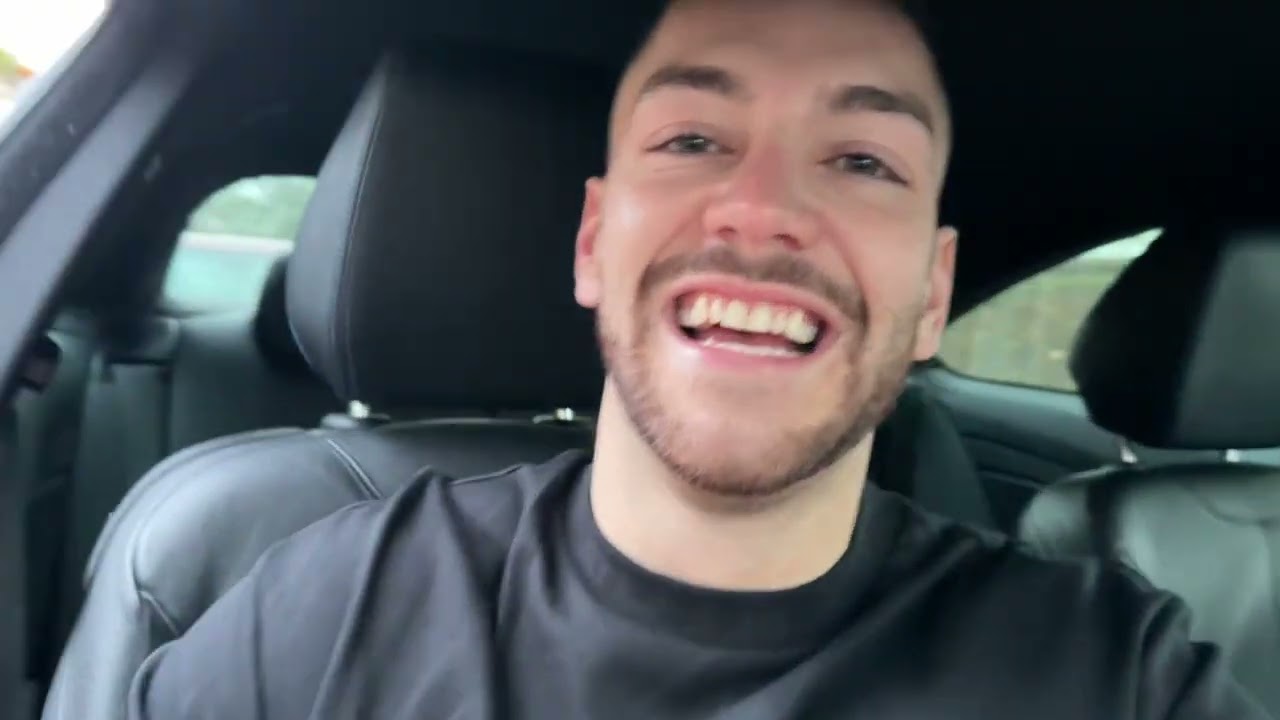 Weekly Vlog - Episode 15 | Friends, Funny Lives and... Dreamboys Tour (Crawley and London)