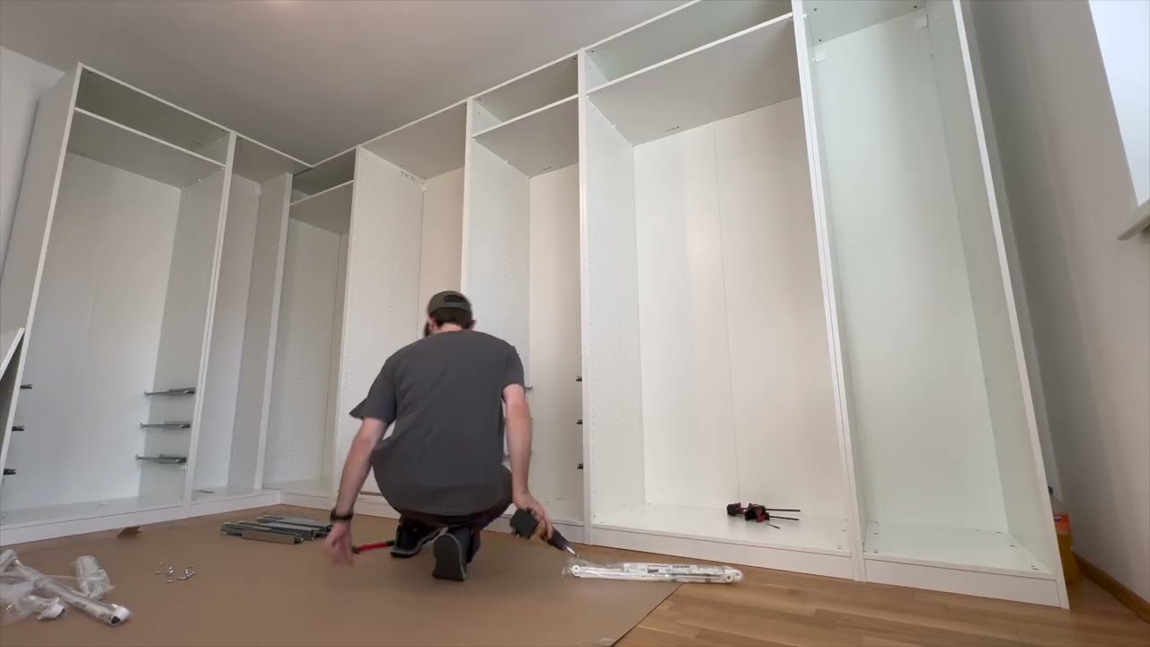 Montage ikea schrank .Сборка шифоньера от Икеа. #handwerker #ikea #икея #сборка #work 