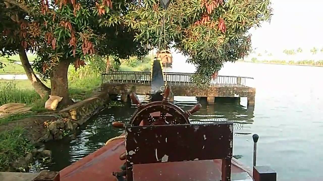 Kumarakom Houseboat  Trip - Kerala Backwaters