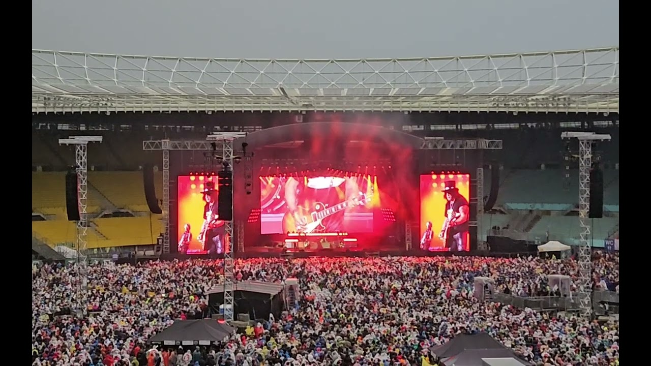 @gunsnroses Guns n' Roses - Sabbath Bloody Sabbath