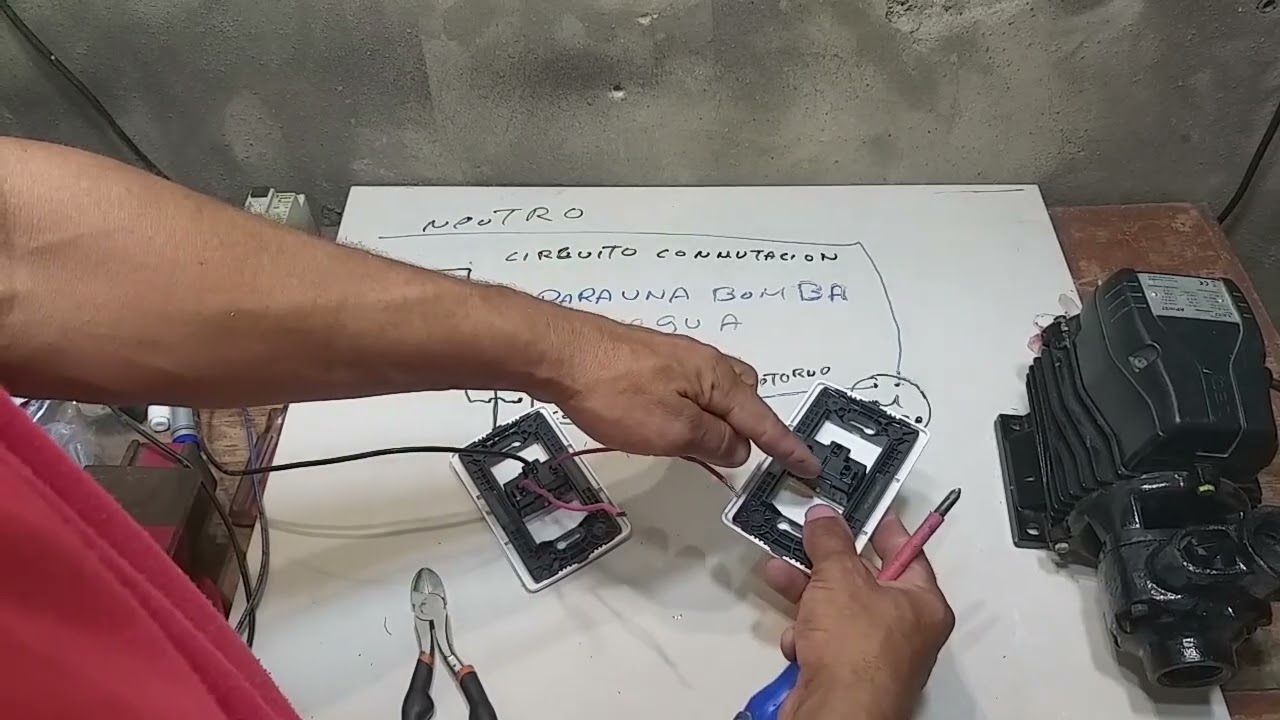 VAMOS HACERLO EN CASA. Encendemos y apagamos bomba agua dos lugares diferentes(circuito conmutación)