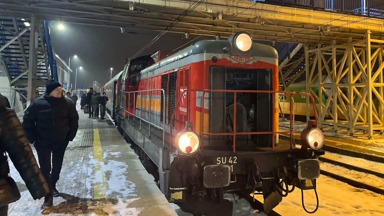 SU42-501 z wagonem 161A REGIO Białystok-Ostrołęka | Manewry, przyjazd i odjazd | Stacja Ostrołęka