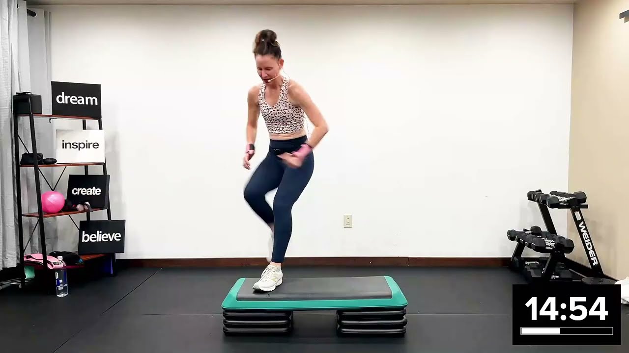 Латиноамериканская степ-аэробика: комплекс упражнений для тонуса! Бонус — барабанные палочки!