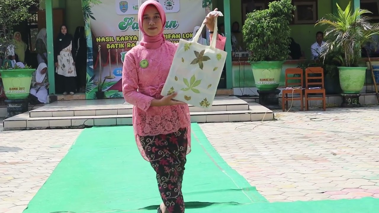Hasil Projek P5 Kearifan Lokal Batik Ramah Lingkungan ECOPRINT SMP Negeri 1 Sidoharjo