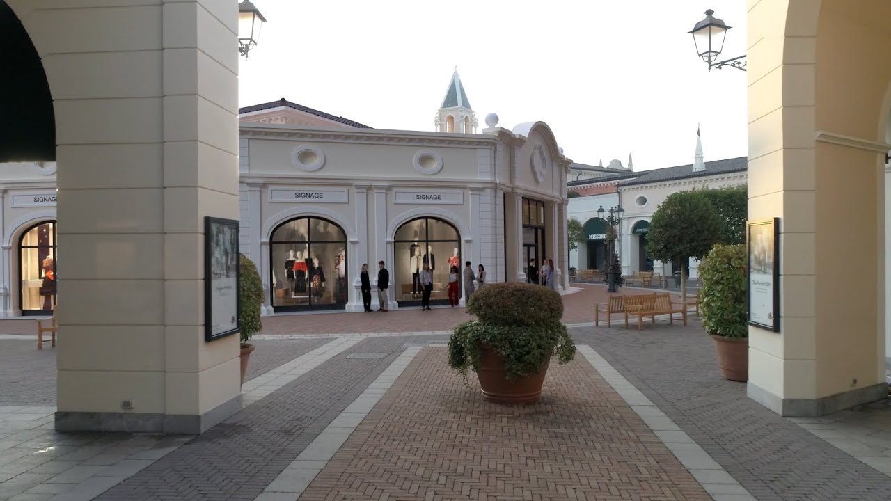 SIMULAZIONE 3D AMPLIAMENTO OUTLET